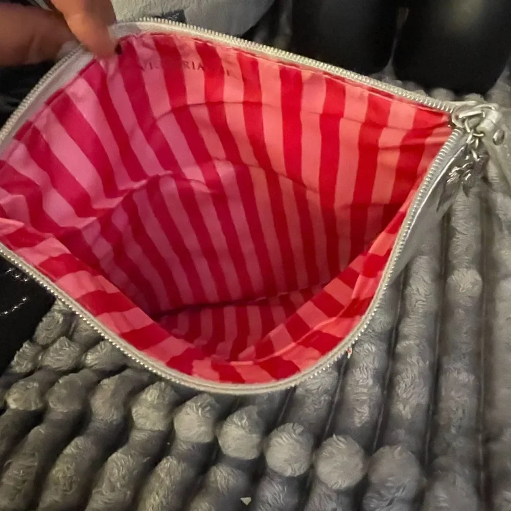 Victorias secret (victoria’s secret,VS) silver foil w/ signature stripe bag